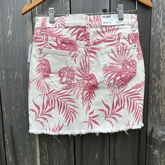 ✨NWT Kenzie Vintage Luce Skirt - Tropical Palm Print Denim w/ Distressed Hem 🌴 - Picture 5 of 6